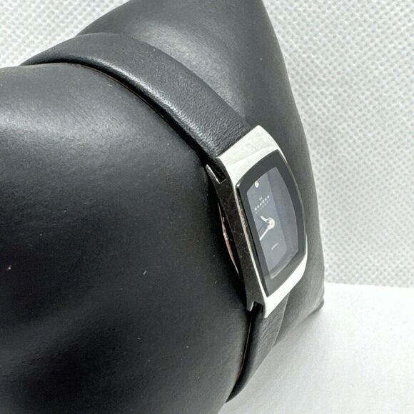 Skagen 271SSLB Women's Black Leather Analog Dial Quartz Genuine Watch JNA552 - Picture 3 of 11